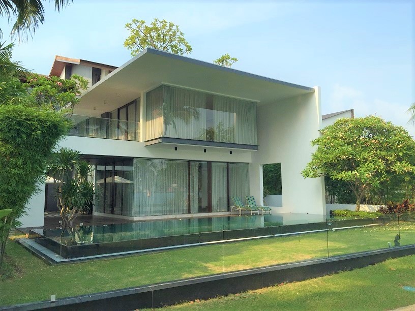 Beautiful Bungalow by the Sea in Sentosa 